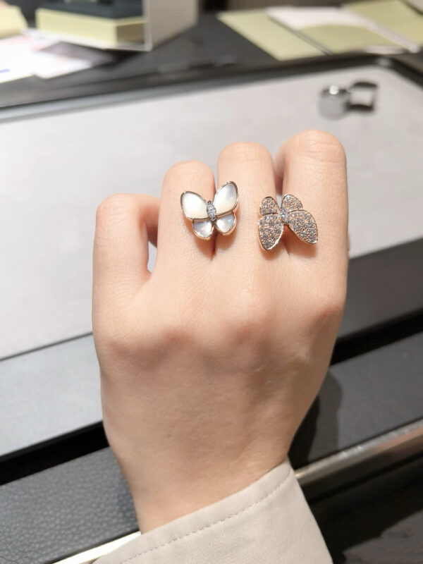 Custom Solid 18k Gold Van Cleef & Arpels Jewelry Two Butterfly Between the Finger Ring, Diamond, Mother-Of-Pearl