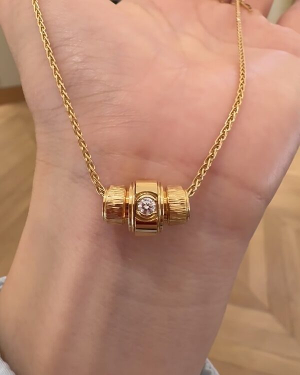 Screenshot Custom Solid 18k Gold Piaget Possession "Decor Palace" Pendant in 18K Rose Gold Set with One Possession-Set Brilliant-Cut Diamond (approx. 0.09 ct)