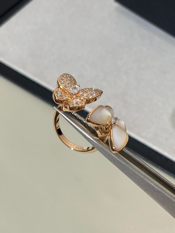Custom Solid 18k Gold Van Cleef & Arpels Jewelry Two Butterfly Between the Finger Ring, Diamond, Mother-Of-Pearl