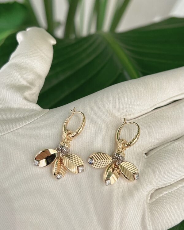 Custom Solid 18k Gold Cartier Jewelry Grain de Café Earrings, Diamonds