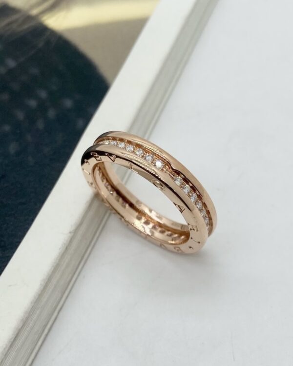 Custom Solid 18k Gold Bulgari Jewelry B.Zero1 One-Band Ring, Set with Pavé Diamonds on the Spiral