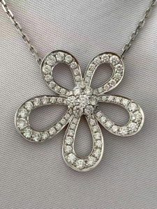 Custom Solid 18k Gold Van Cleef & Arpels Jewelry Flowerlace Pendant 18K White Gold