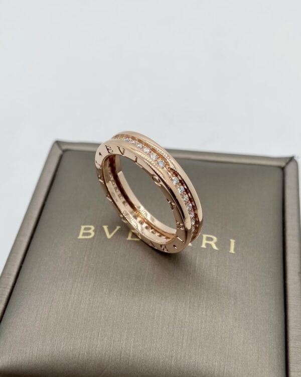 Custom Solid 18k Gold Bulgari Jewelry B.Zero1 One-Band Ring, Set with Pavé Diamonds on the Spiral