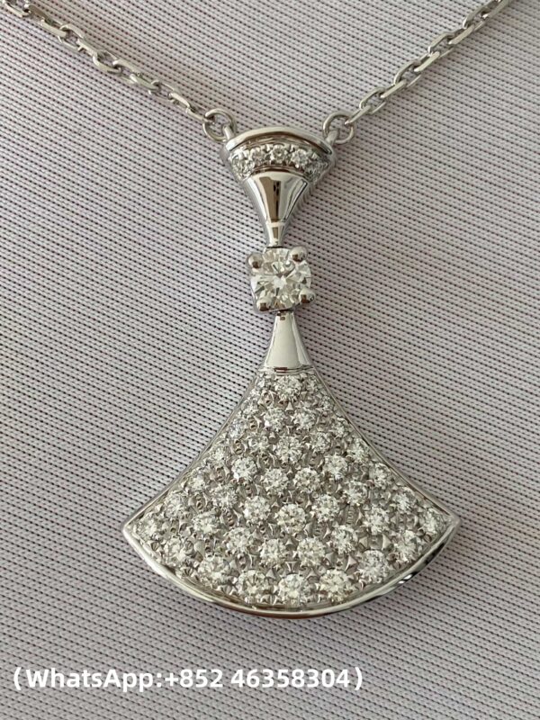 Custom Solid 18k Gold Bulgari Divas' Dream Necklace with Pendant Set with One Diamond and Pavé Diamonds