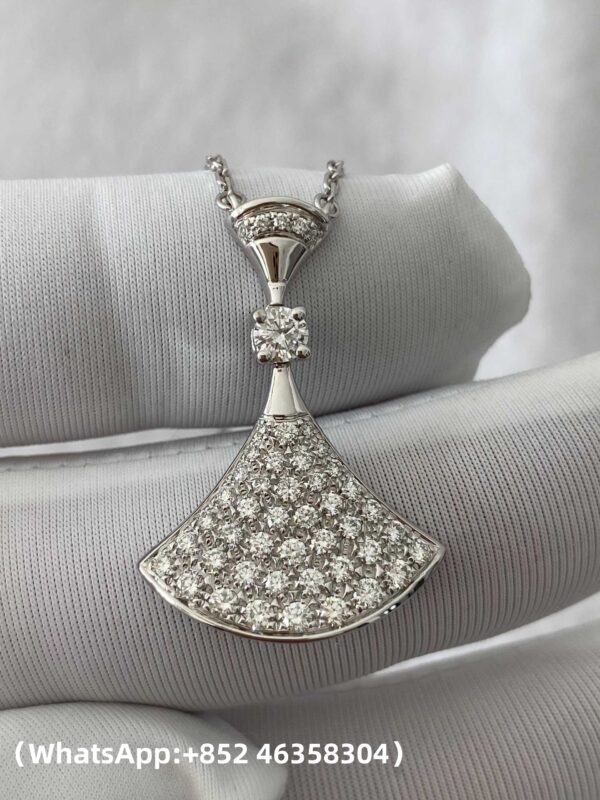 Custom Solid 18k Gold Bulgari Divas' Dream Necklace with Pendant Set with One Diamond and Pavé Diamonds