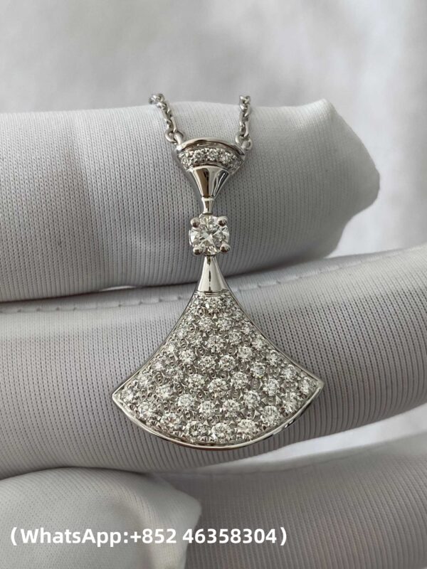 Custom Solid 18k Gold Bulgari Divas' Dream Necklace with Pendant Set with One Diamond and Pavé Diamonds