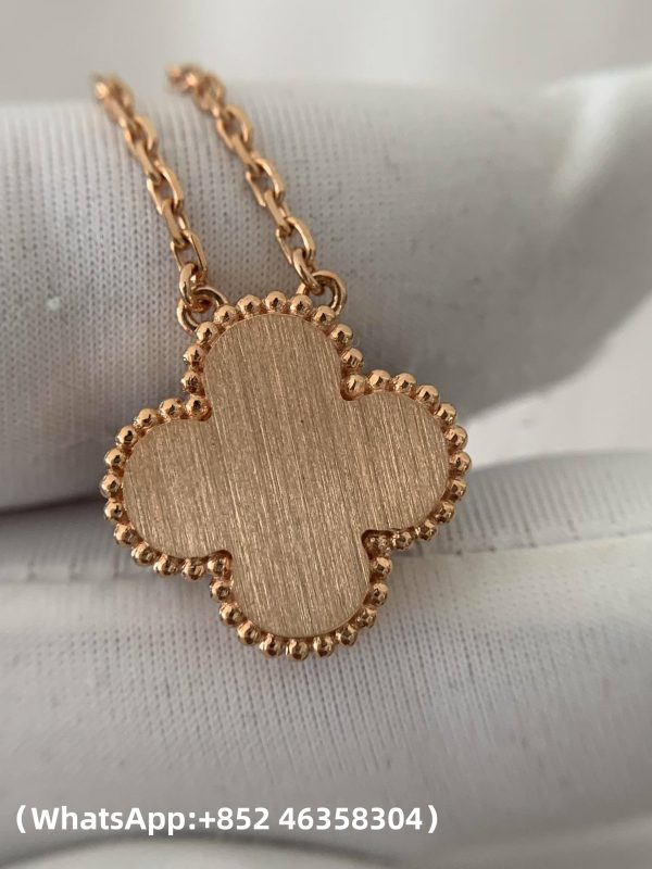 Custom Solid 18k Gold Van Cleef & Arpels Vintage Alhambra Pendant Carnelian with Diamond Custom Solid 18k Gold Van Cleef & Arpels Vintage Alhambra Pendant Carnelian with Diamond