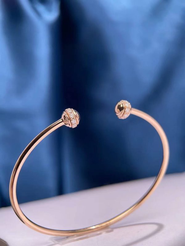 Custom Solid 18k Gold Piaget Possession Bangle Bracelet Set with 20 Brilliant-Cut Diamonds Custom Solid 18k Gold Piaget Possession Bangle Bracelet Set with 20 Brilliant-Cut Diamonds