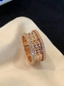Custom Solid 18k Gold Bulgari Jewelry B.Zero1 Rock Four-Band Ring with Studded Spiral and Pavé Diamonds on the Edges