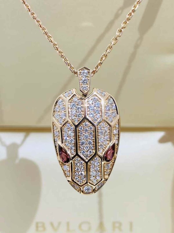 微信图片_2025-11-01_144728_833 Custom Solid 18k Gold Bulgari Jewelry Serpenti Pendant Necklace Set with Rubellite Eyes and Pavé Diamonds on the Chain and Head