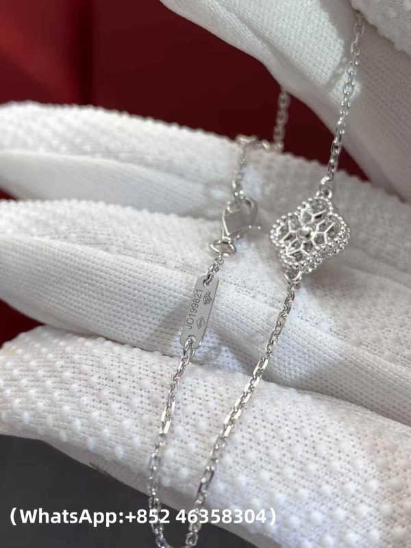 Custom Solid 18k Gold Van Cleef & Arpels Jewelry Sweet Alhambra Bracelet 1 Motif Diamonds