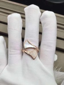 Custom Solid 18k Gold Bulgari Jewelry Divas' Dream Small Contraire Ring Set with Mother of Pearl and Pavé Diamonds