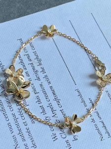 Custom Solid 18K Gold Van Cleef & Arpels Jewelry Frivole Bracelet 5 Flowers Diamond
