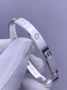 Custom Cartier LOVE Bracelet Classic Model 4 Diamonds