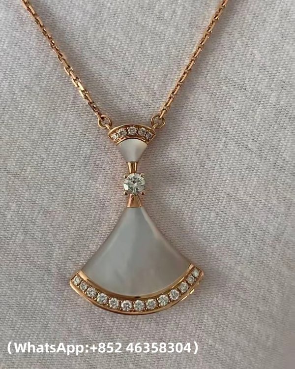 Custom Solid 18k Gold Bulgari Divas' Dream Necklace Set with Mother of Pearl Elements, A Round Brilliant-Cut Diamond and Pavé Diamonds