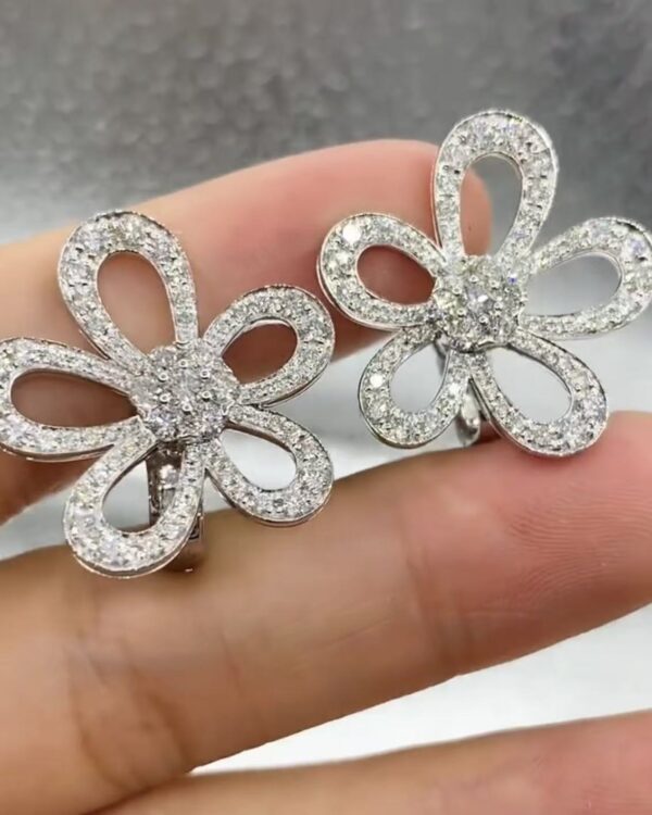 2d22adeef4573ace37da942ce87a4700 Custom Solid 18k Gold Van Cleef & Arpels Flowerlace Ring 18K White Gold, Diamond