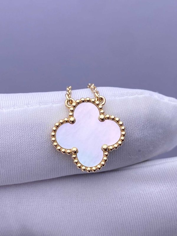 Custom Solid 18k Gold Van Cleef & Arpels Jewelry Vintage Alhambra Pendant Mother-Of-Pearl