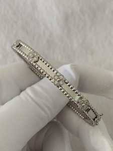 Custom Solid 18k Gold Van Cleef & Arpels Jewelry Perlée Sweet Clovers Bracelet Medium Model 18K White Gold Diamond