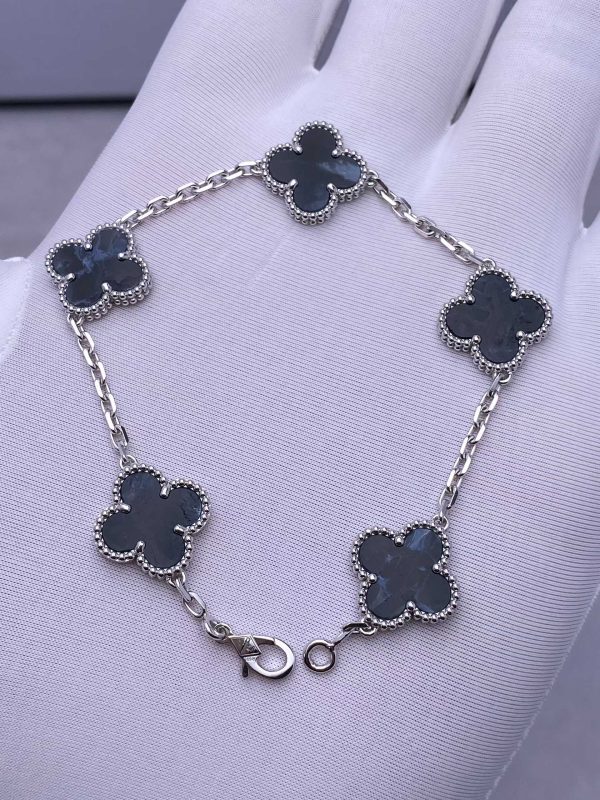 Custom Solid 18k Gold Van Cleef & Arpels Jewelry Vintage Alhambra Bracelet 5 Motifs Natural Peterite Custom Solid 18k Gold Van Cleef & Arpels Jewelry Vintage Alhambra Bracelet 5 Motifs Natural Peterite