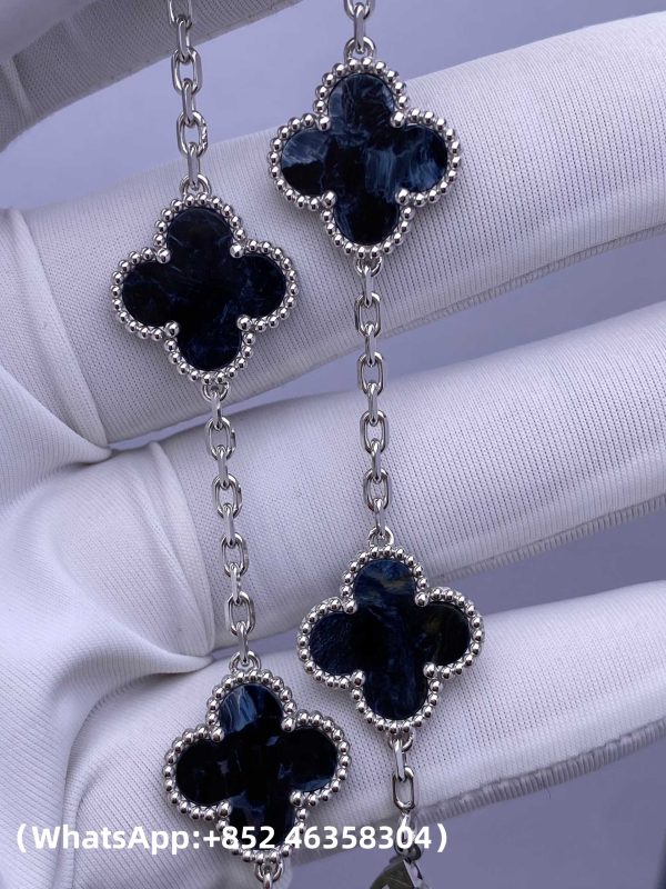 Custom Solid 18k Gold Van Cleef & Arpels Jewelry Vintage Alhambra Bracelet 5 Motifs Natural Peterite Custom Solid 18k Gold Van Cleef & Arpels Jewelry Vintage Alhambra Bracelet 5 Motifs Natural Peterite