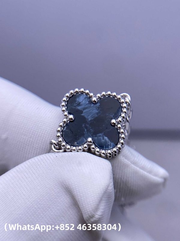 Custom Solid 18k Gold Van Cleef & Arpels Jewelry Vintage Alhambra Bracelet 5 Motifs Natural Peterite Custom Solid 18k Gold Van Cleef & Arpels Jewelry Vintage Alhambra Bracelet 5 Motifs Natural Peterite