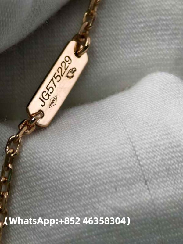 Custom Solid 18k Gold Van Cleef & Arpels Jewelry Vintage Alhambra Pendant Custom Solid 18k Gold Van Cleef & Arpels Jewelry Vintage Alhambra Pendant