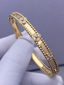 Custom Solid 18k Gold Van Cleef & Arpels Jewelry Perlée Sweet Clovers Bracelet Medium Model Diamond