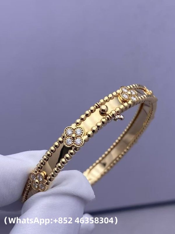 Custom Solid 18k Gold Van Cleef & Arpels Jewelry Perlée Sweet Clovers Bracelet Medium Model Diamond Custom Solid 18k Gold Van Cleef & Arpels Jewelry Perlée Sweet Clovers Bracelet Medium Model Diamond