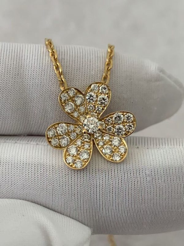 Custom Solid 18k Gold Van Cleef & Arpels Jewelry Frivole Pendant Small Model Custom Solid 18k Gold Van Cleef & Arpels Jewelry Frivole Pendant Small Model