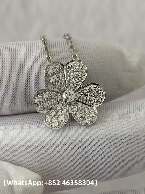 Custom Solid 18k Gold Van Cleef & Arpels Jewelry Frivole Pendant Small Model Custom Solid 18k Gold Van Cleef & Arpels Jewelry Frivole Pendant Small Model