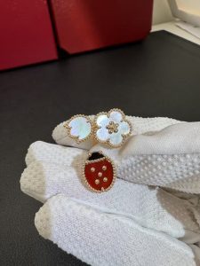 Custom solid 18k Gold Van cleef &Arpels Jewelry Lucky Spring Between the Finger Ring